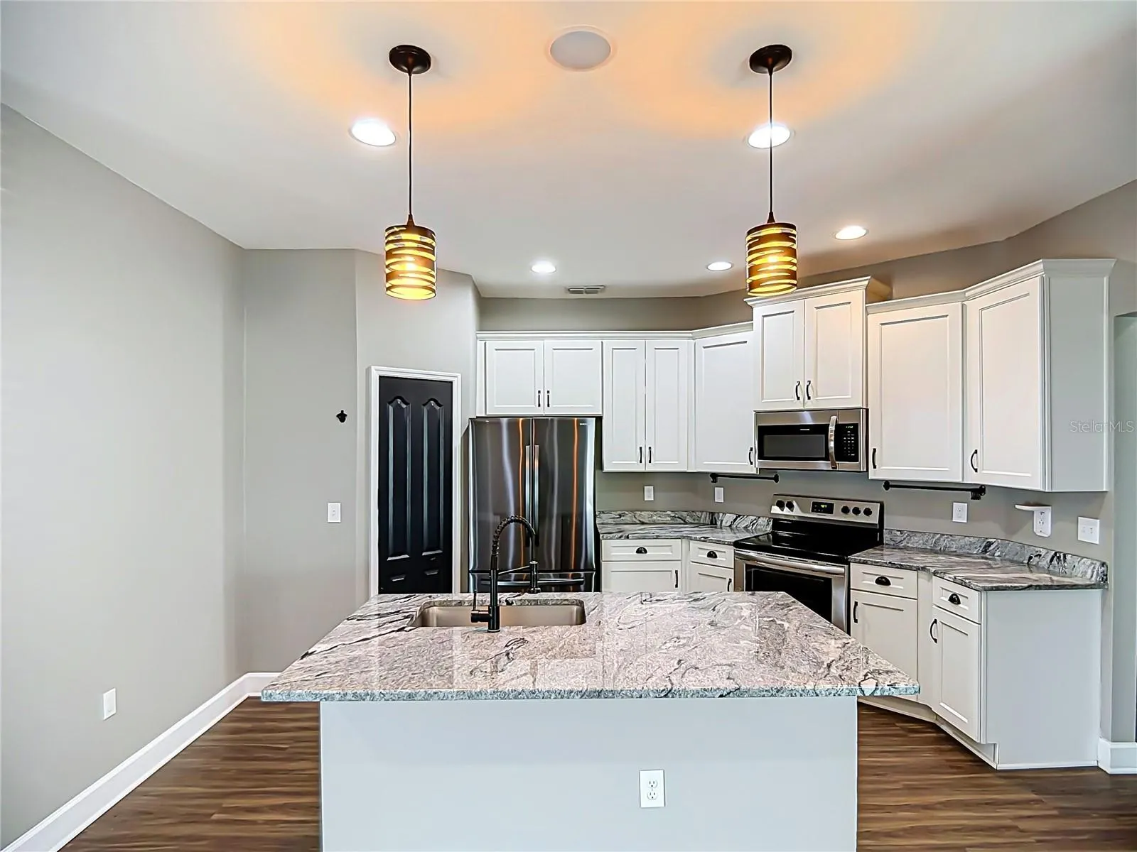 188 BLACK SKIMMER LN