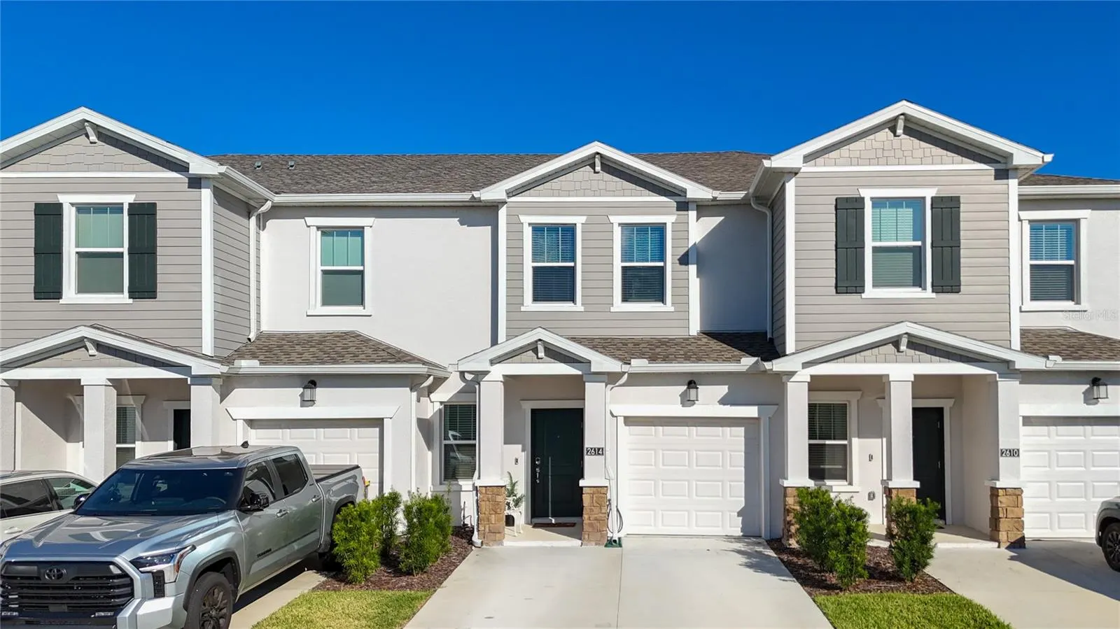 2614 RUNNERS CIR