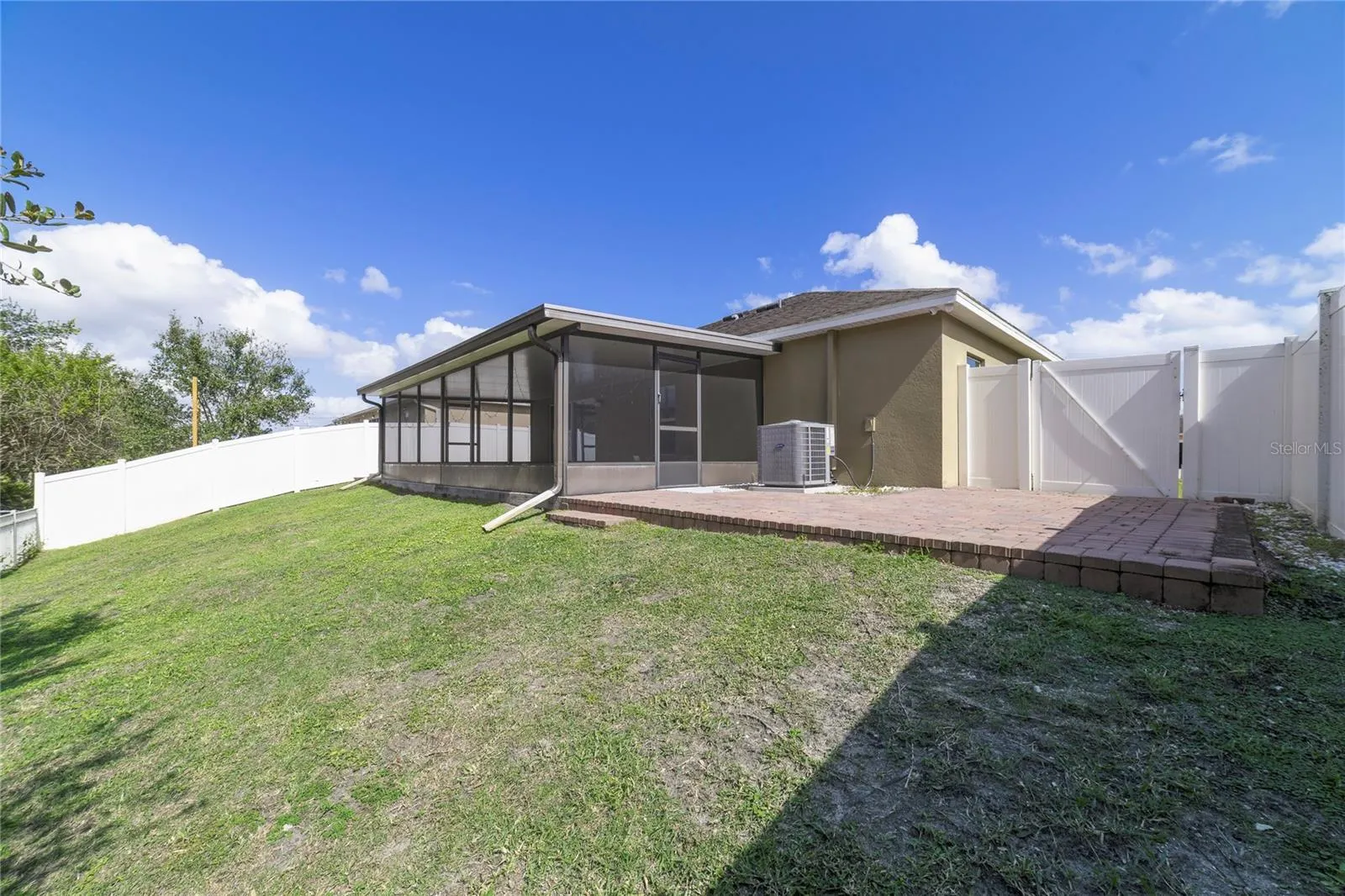 3447 HARLEQUIN DR