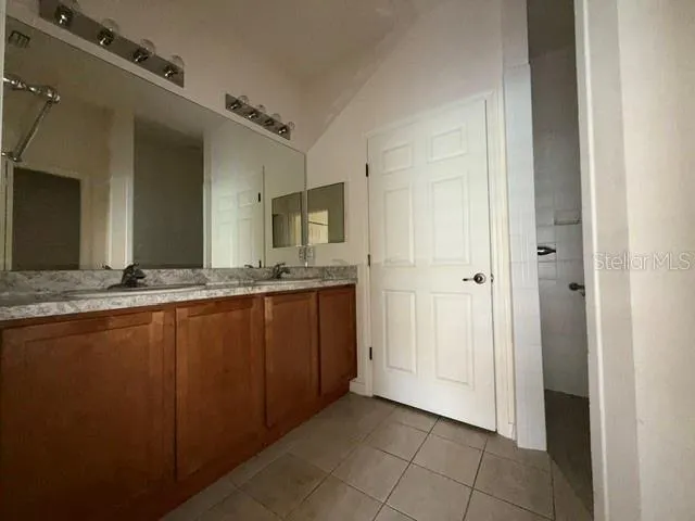 1643 LINZ CT
