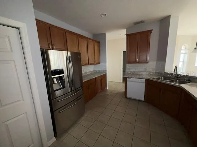 1643 LINZ CT