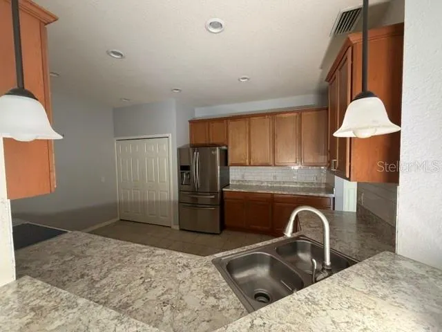 1643 LINZ CT