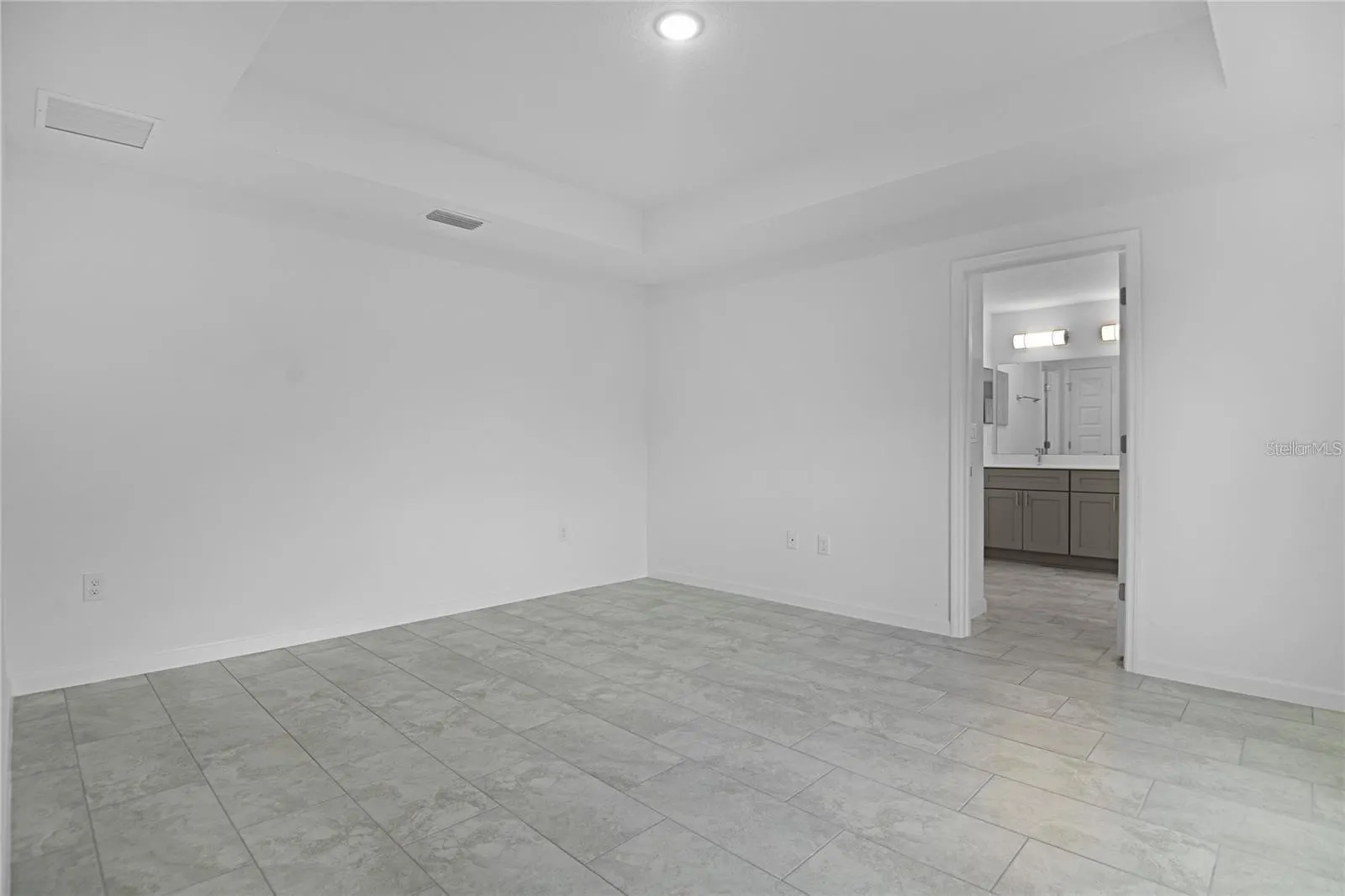 878 NELSON DR