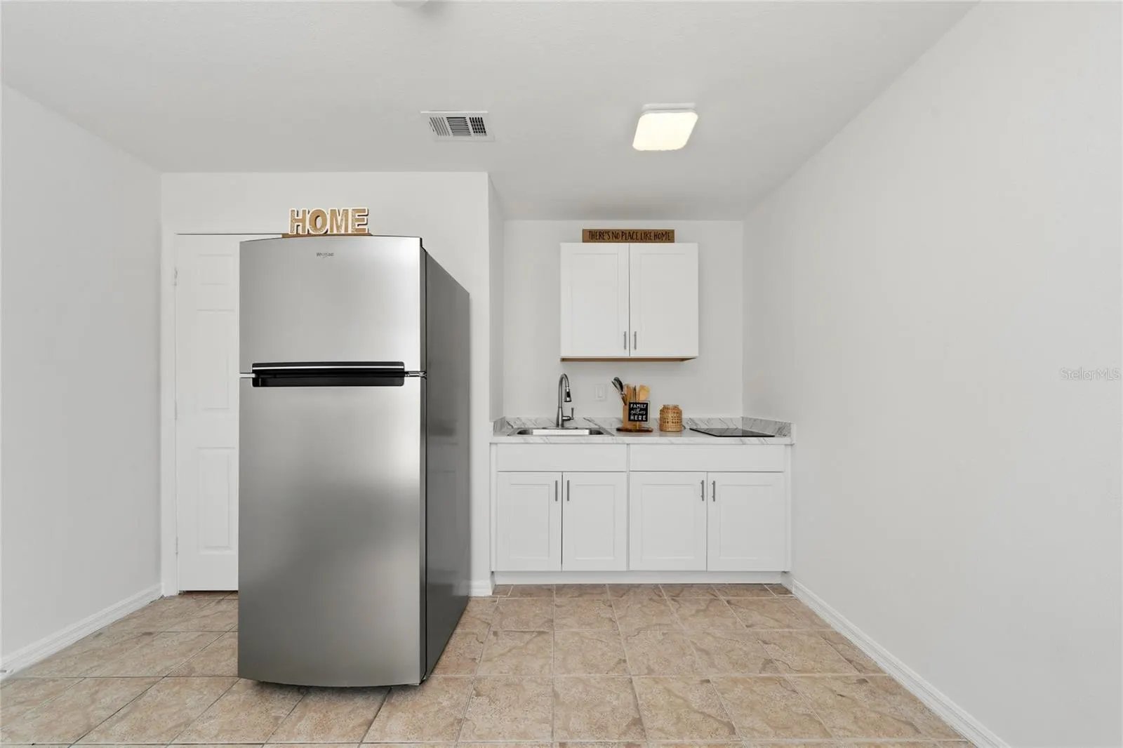 2401 SAN LUIS REY CT