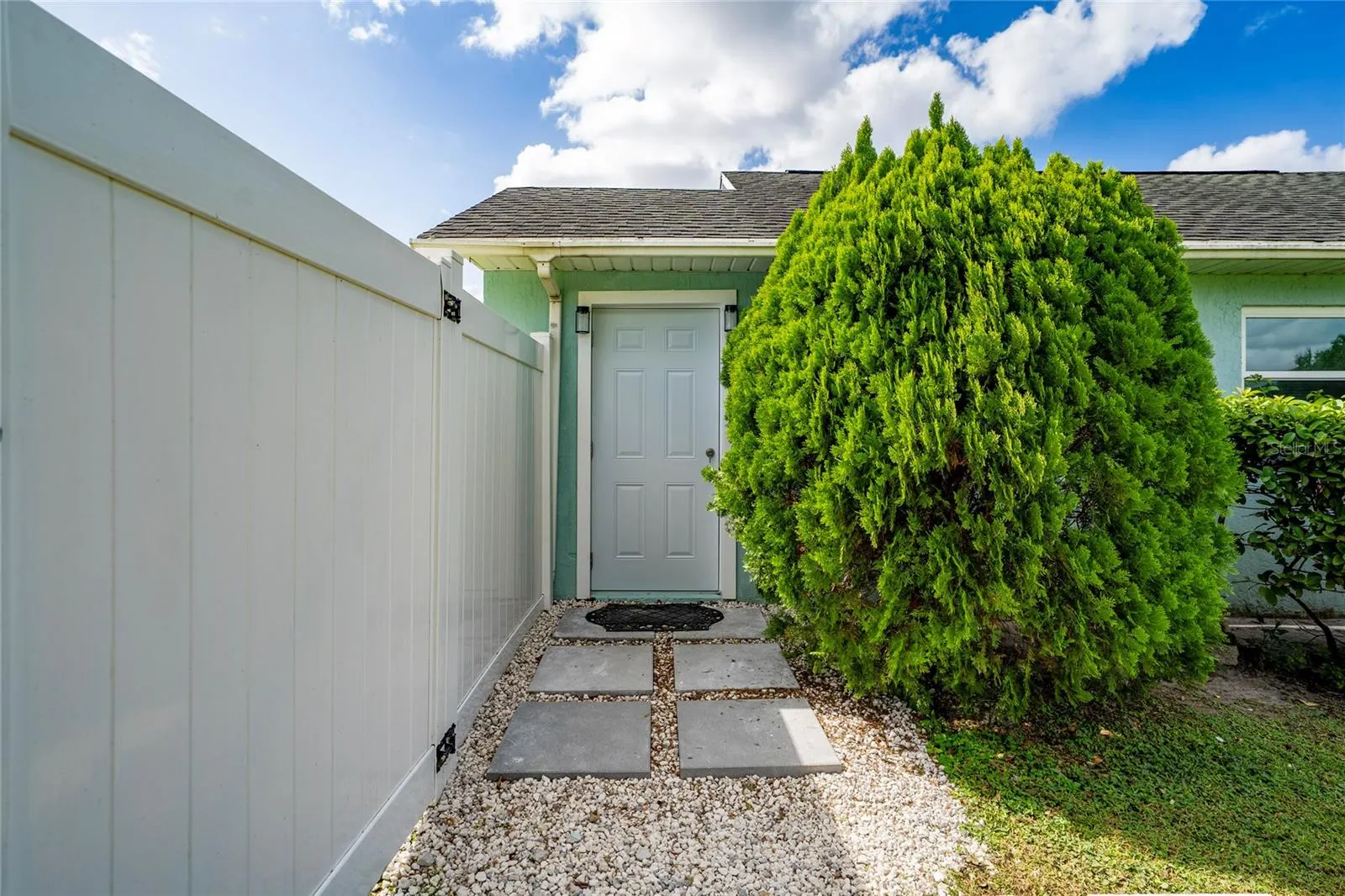2401 SAN LUIS REY CT