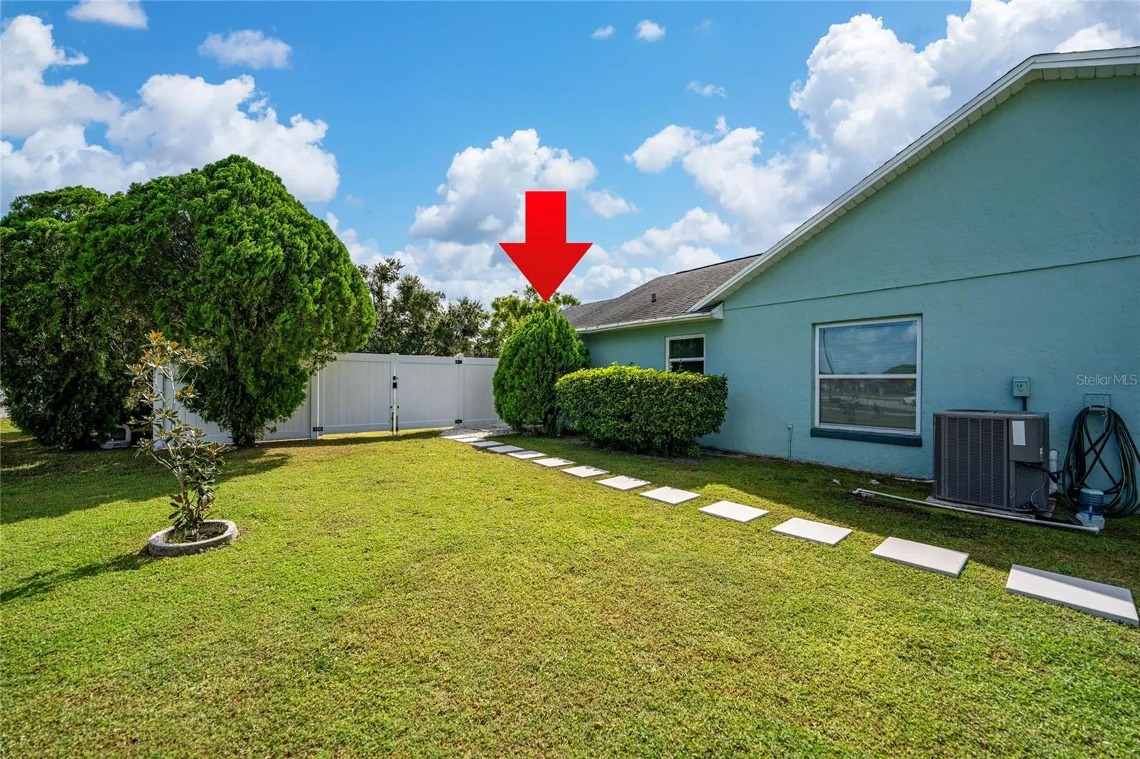 2401 SAN LUIS REY CT