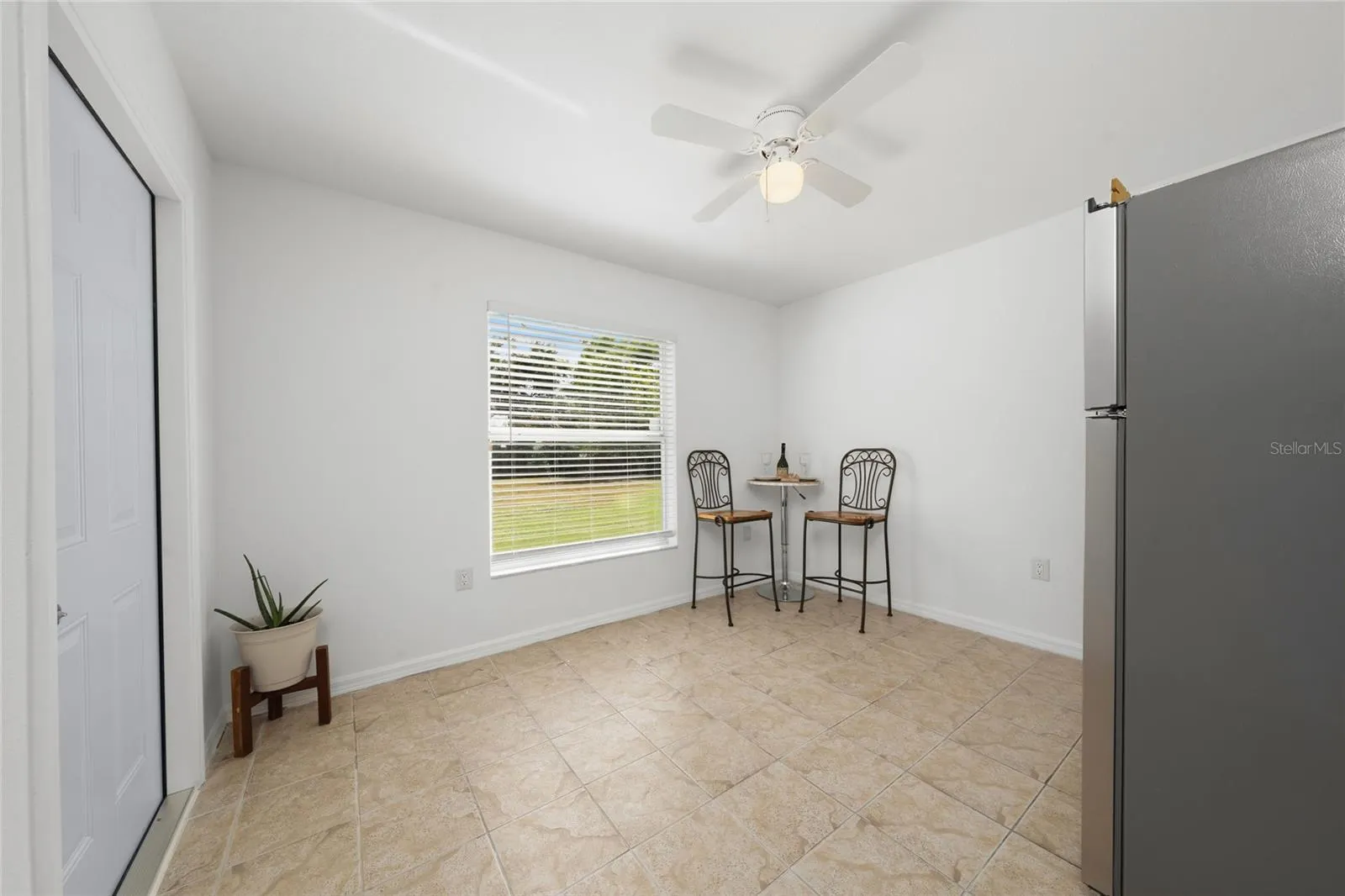 2401 SAN LUIS REY CT