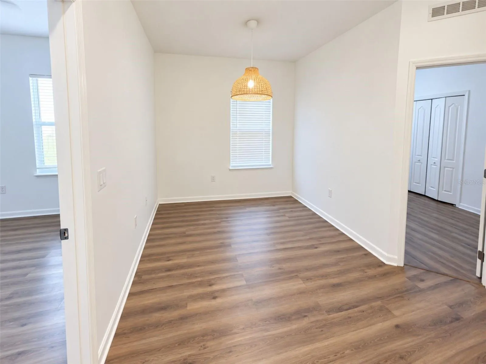 2887 MOONSTONE BEND