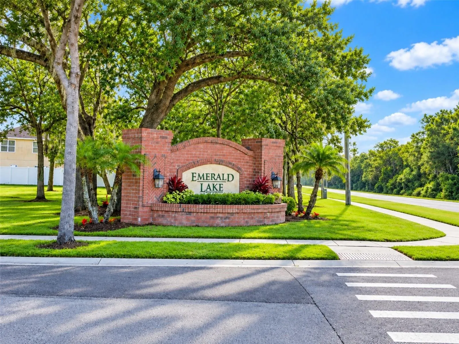 2887 MOONSTONE BEND
