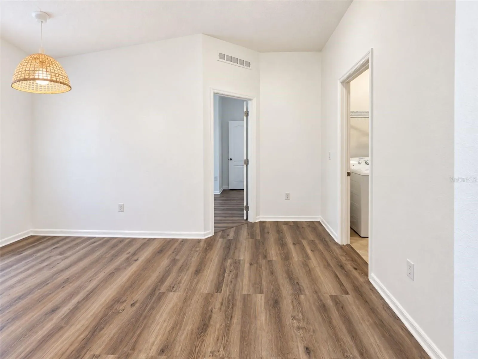 2887 MOONSTONE BEND