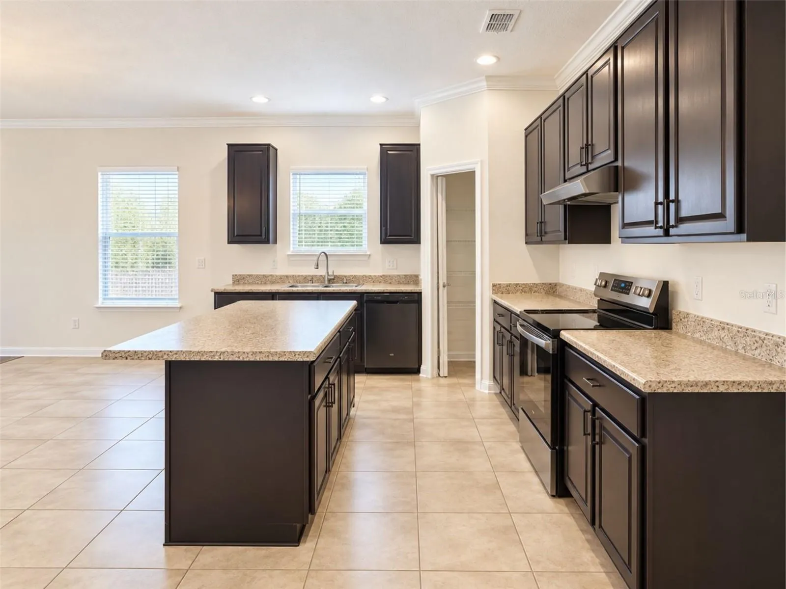 2887 MOONSTONE BEND