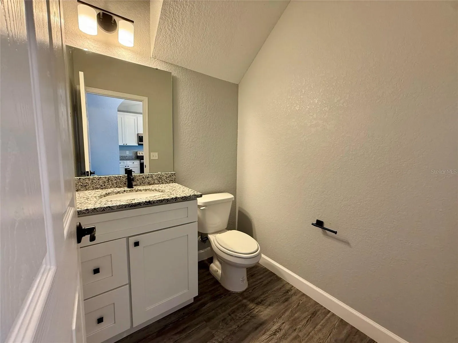 2411 WILLOW WAY