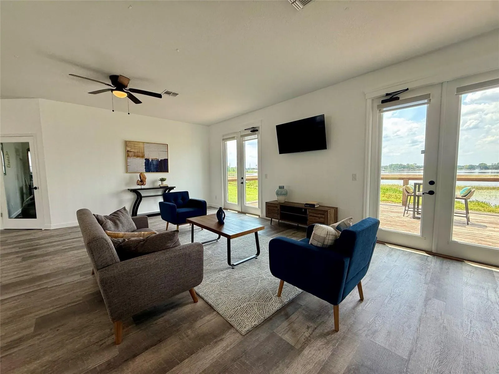2411 WILLOW WAY