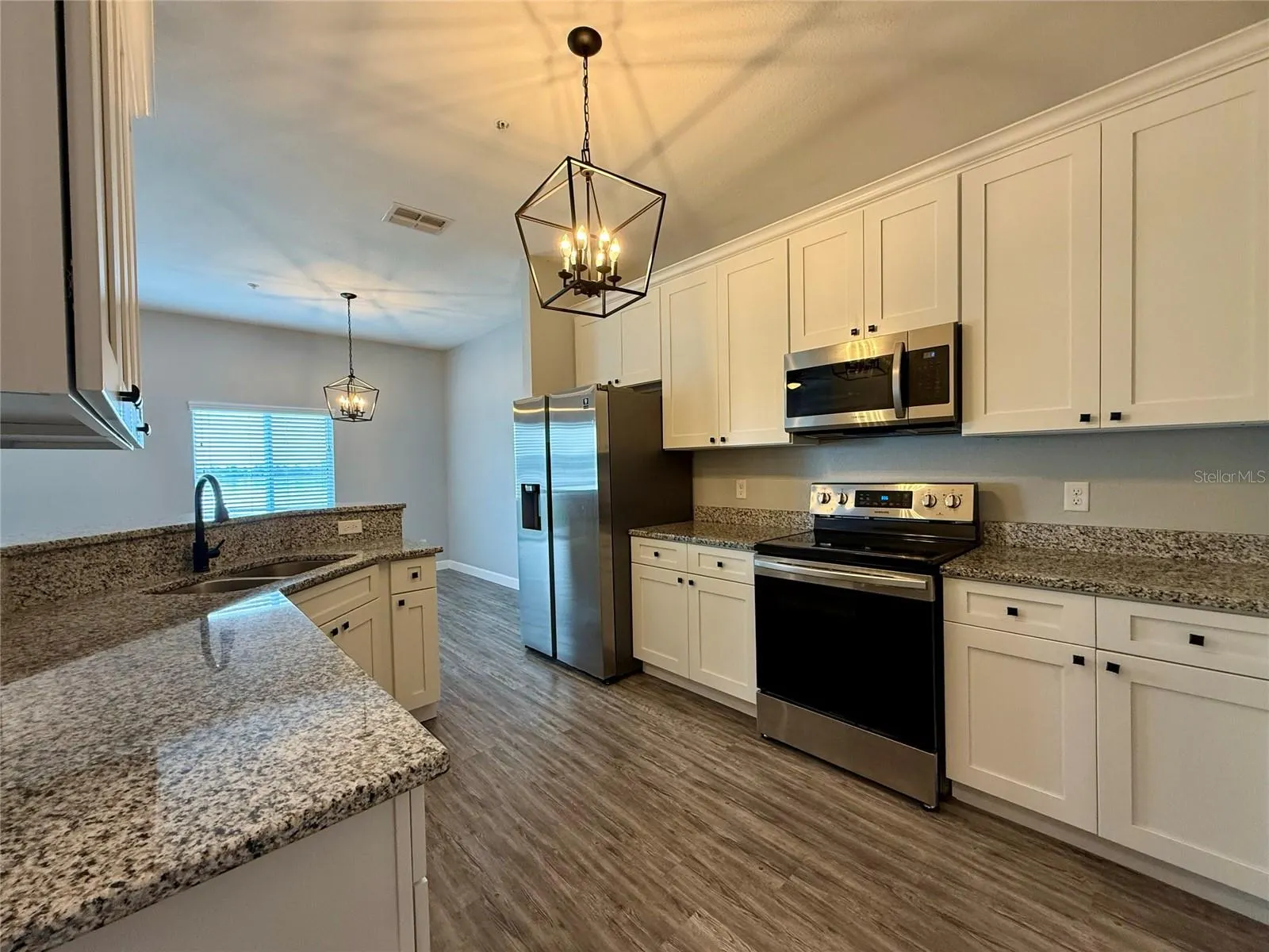 2411 WILLOW WAY