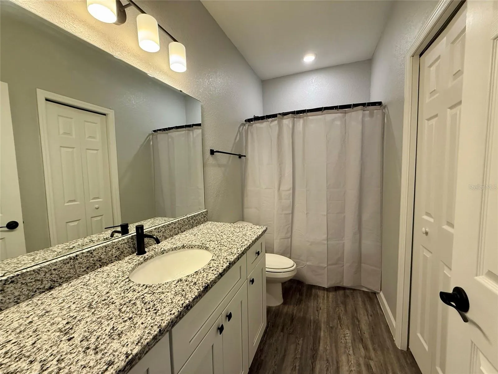 2403 WILLOW WAY