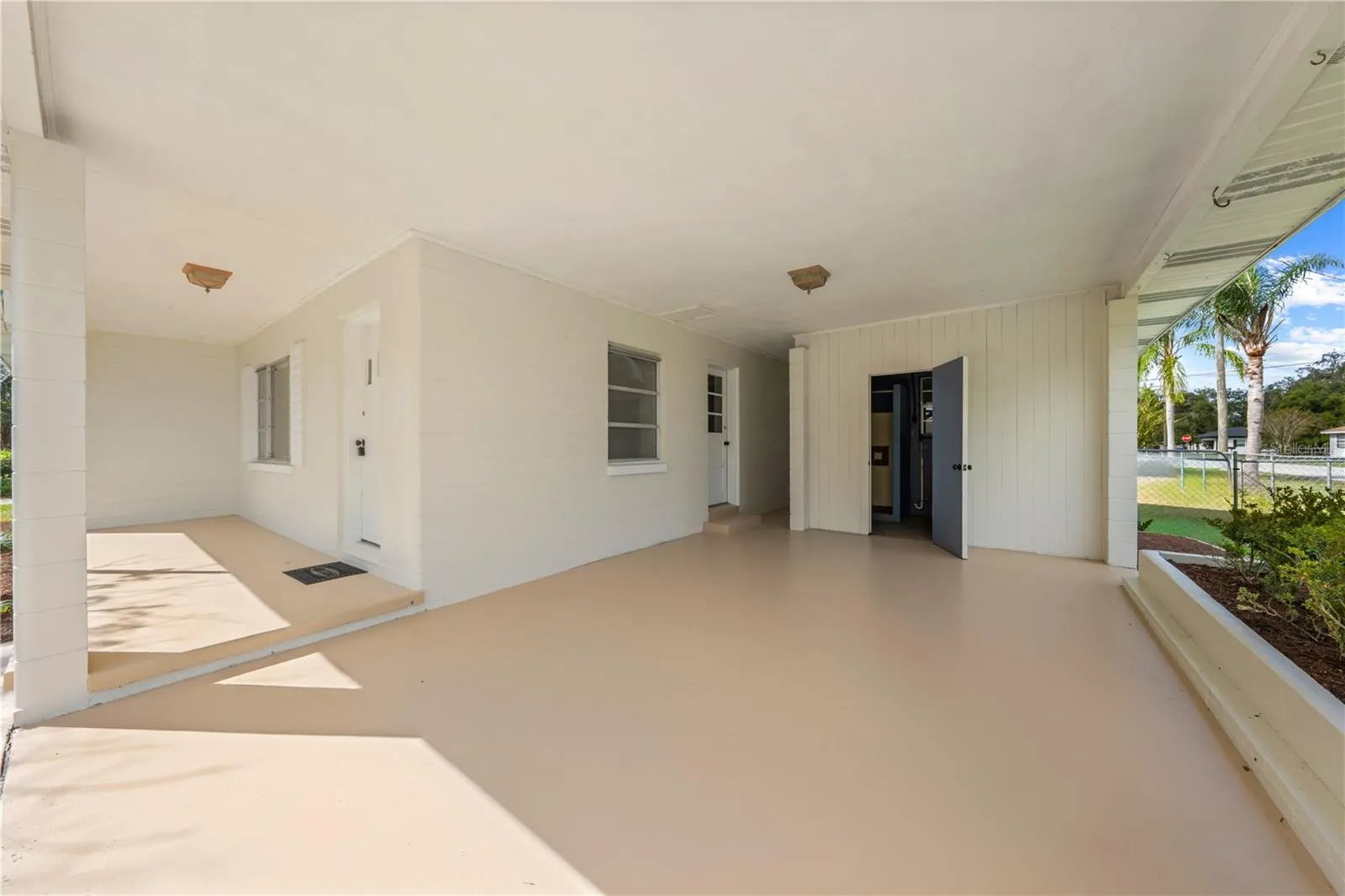 1400 CAROLINA AVE