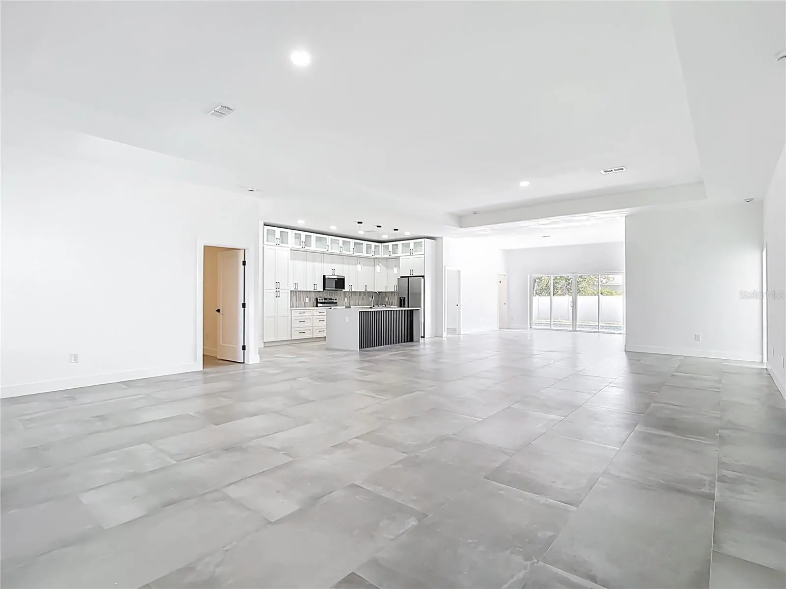159 ANTILLA DR