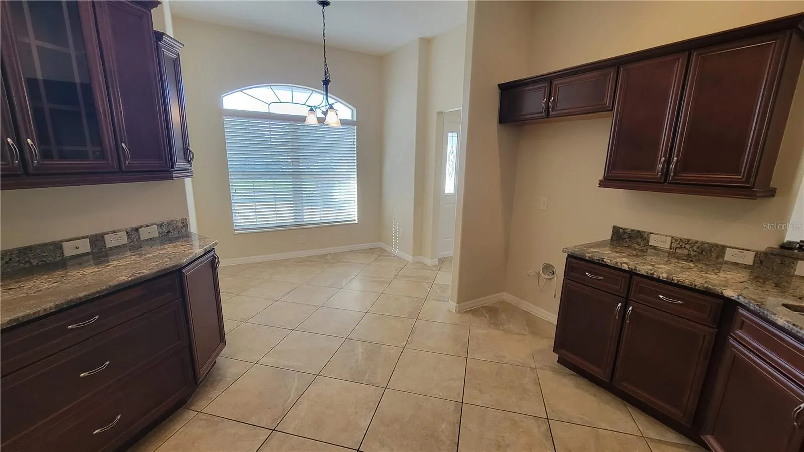 941 MANDRAKE ST