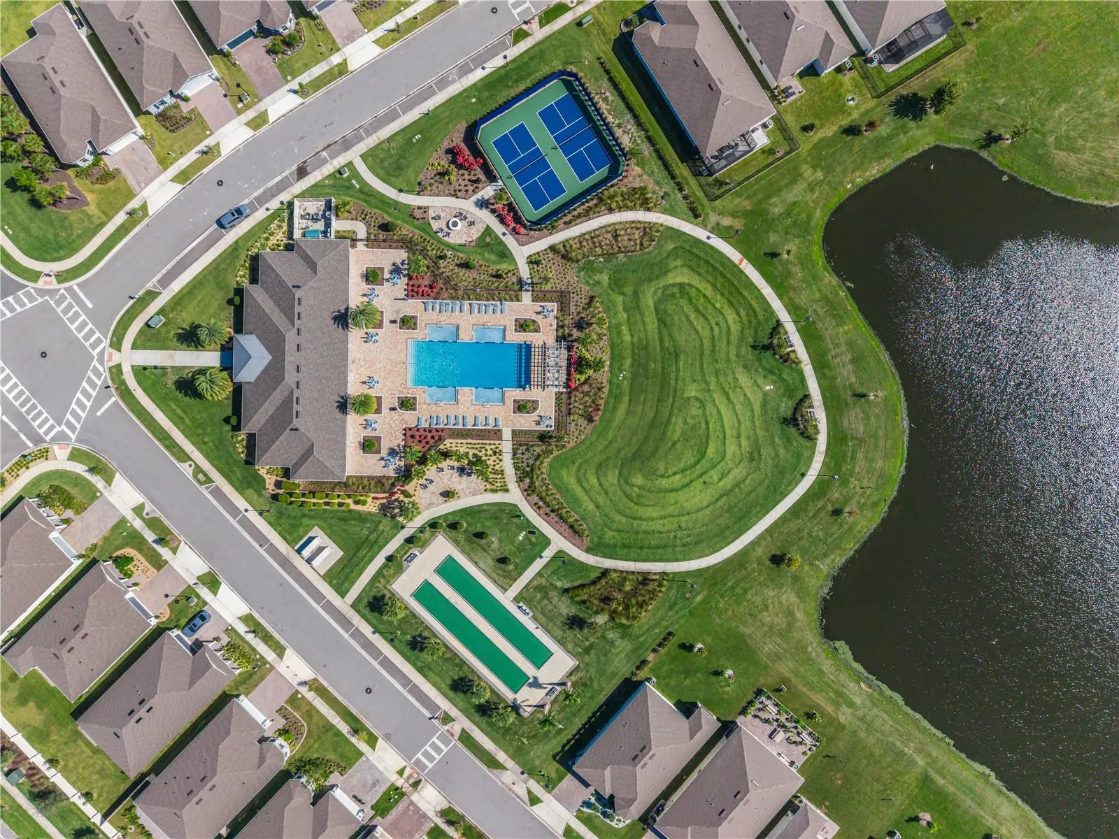 2711 SUMMER RETREAT LN