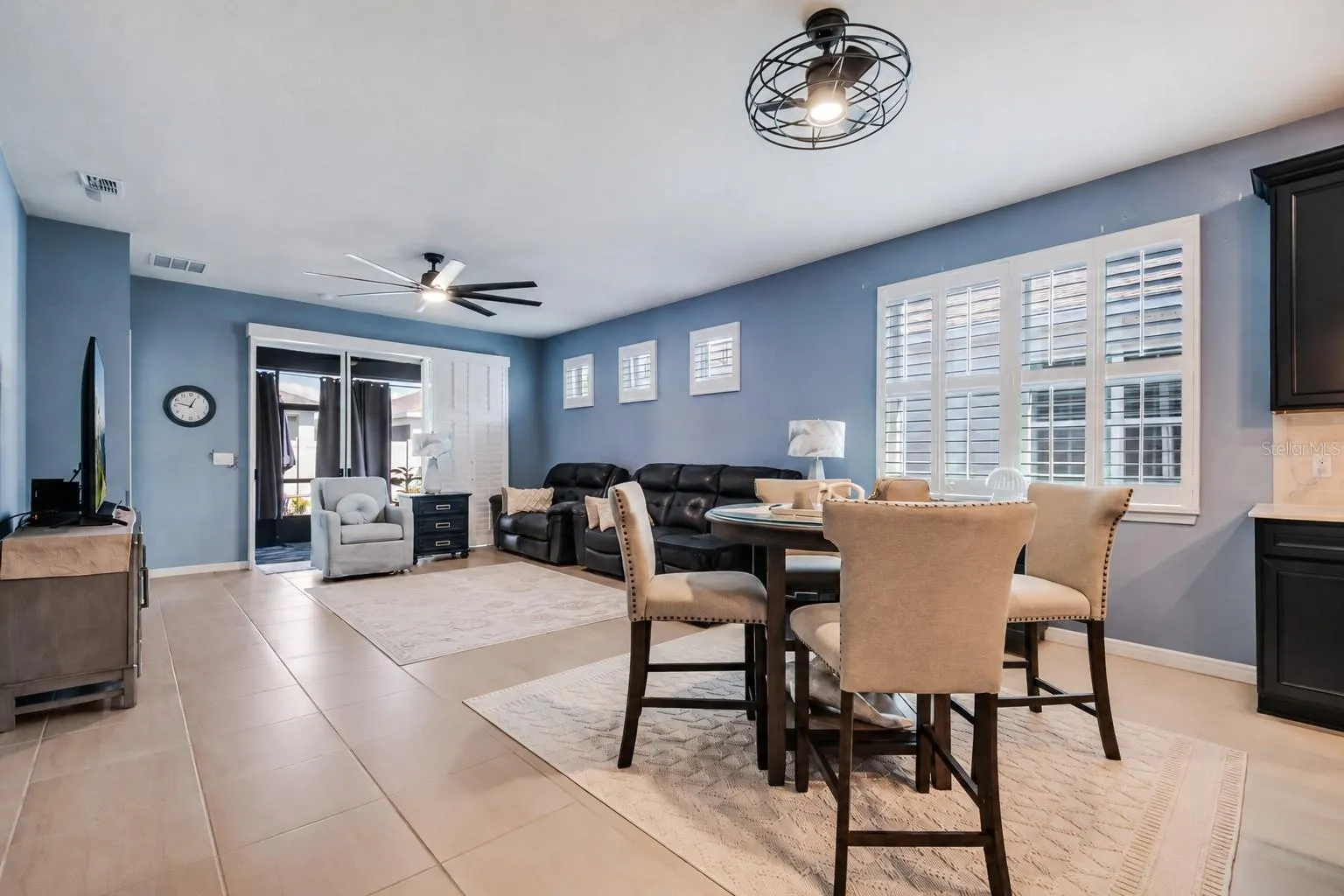 2711 SUMMER RETREAT LN