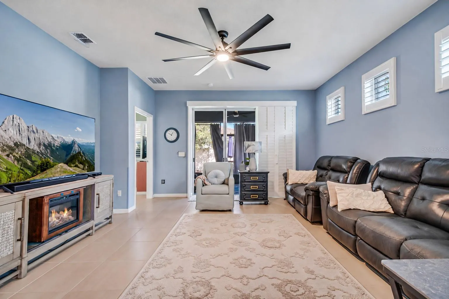 2711 SUMMER RETREAT LN
