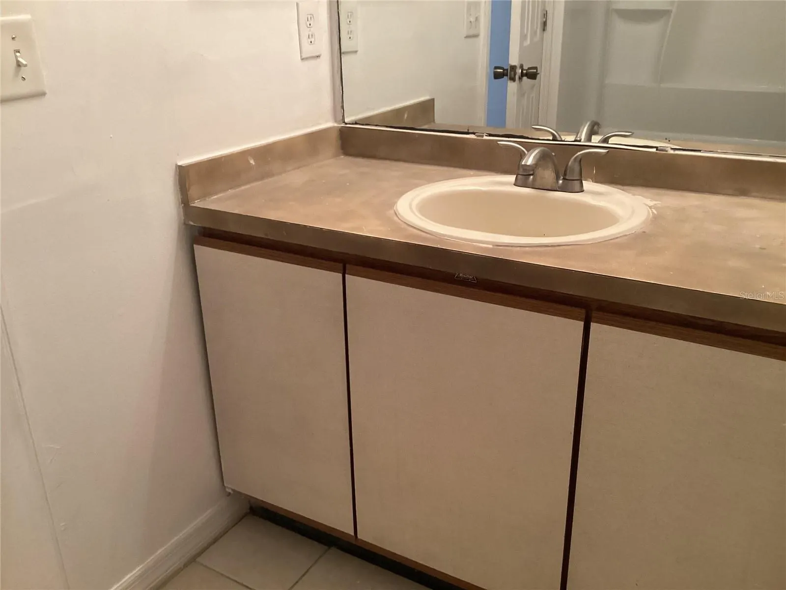 105 BOOTH LN #B #B