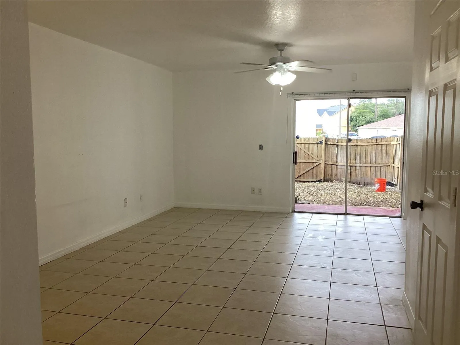 105 BOOTH LN #B #B