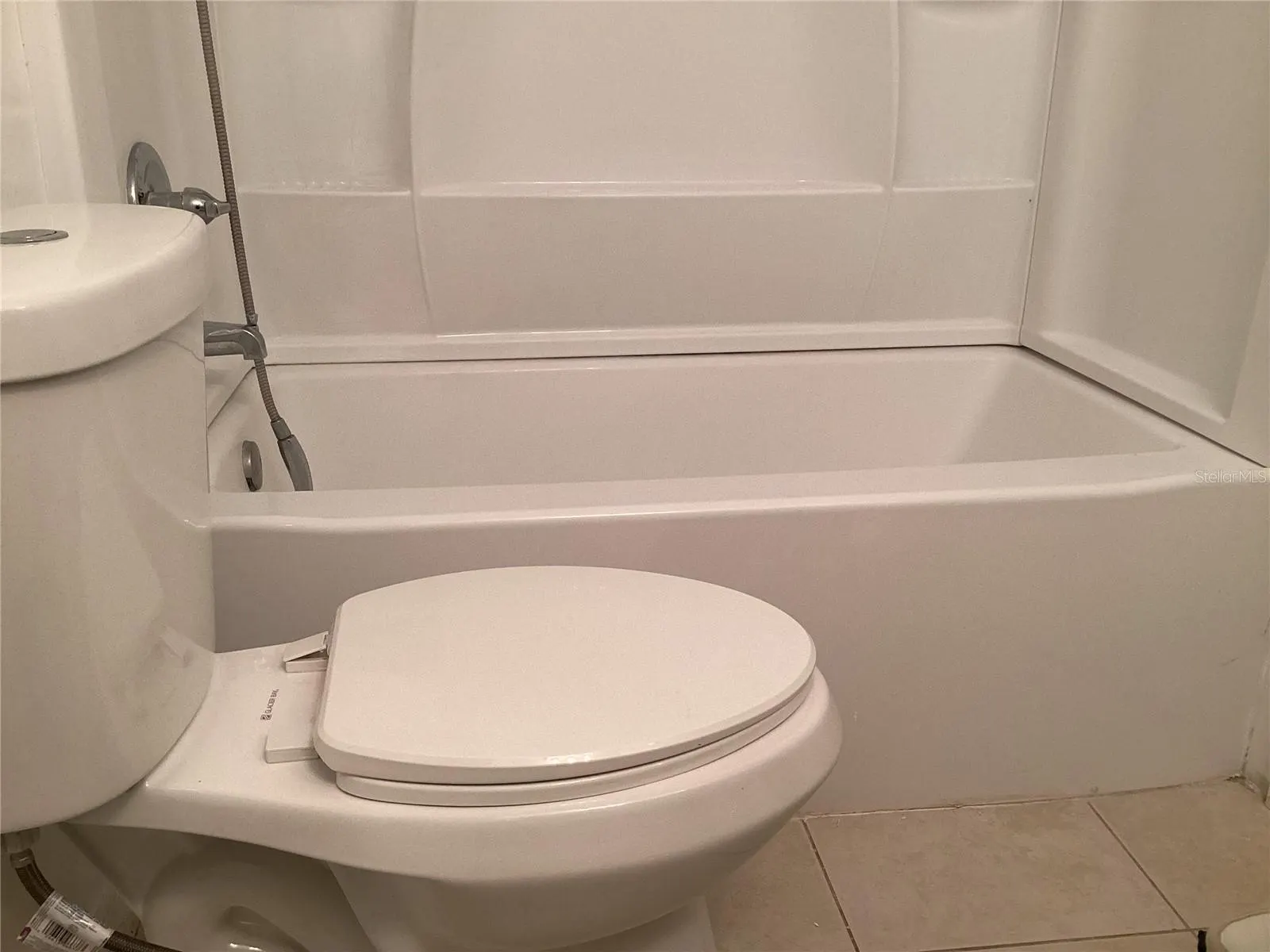 105 BOOTH LN #B #B