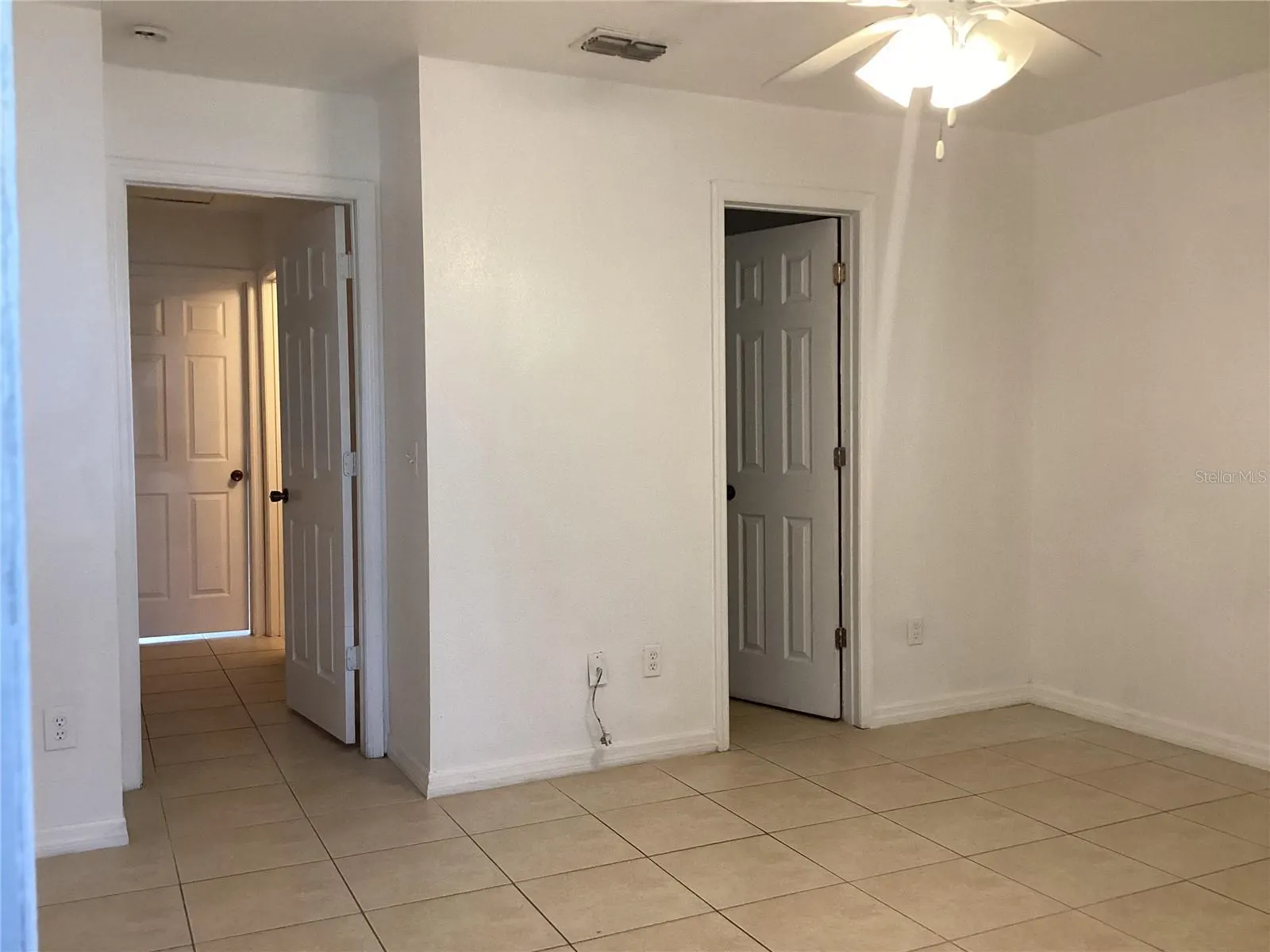 105 BOOTH LN #B #B