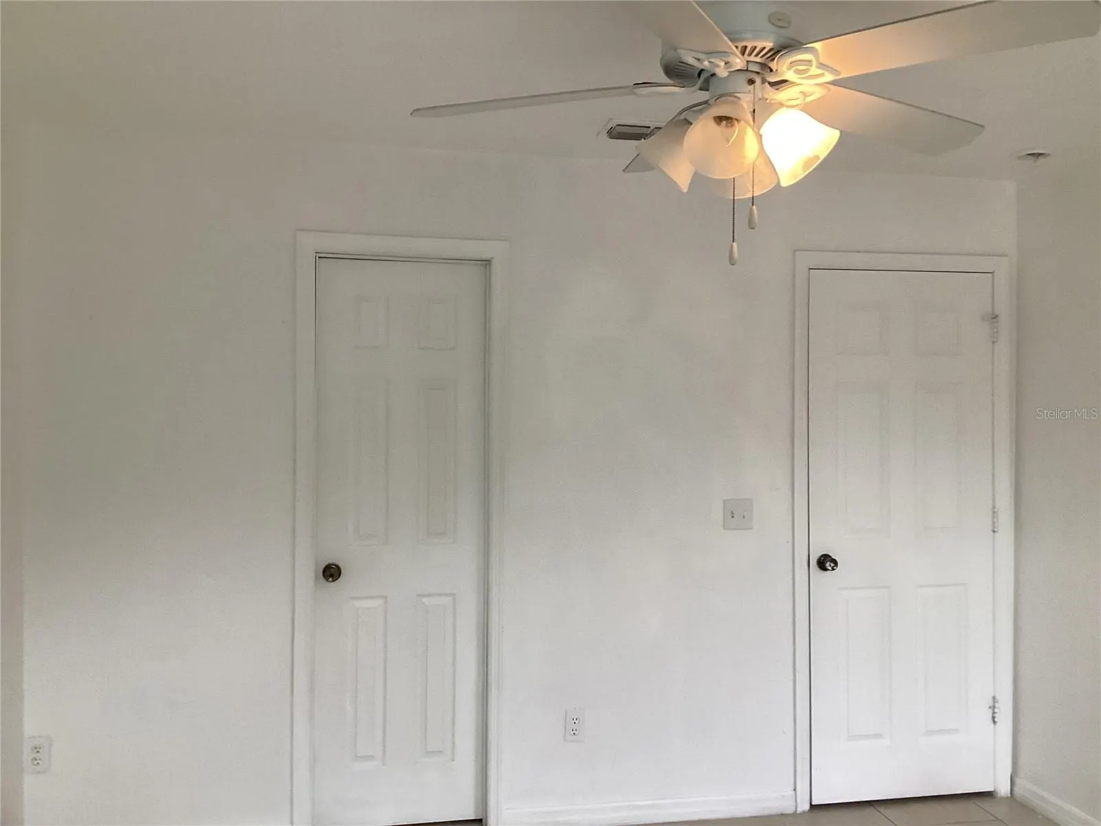 105 BOOTH LN #B #B