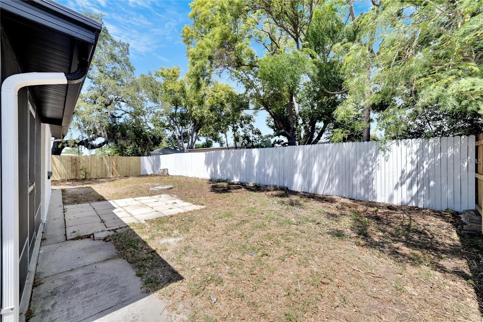 11524 NEWELL DR