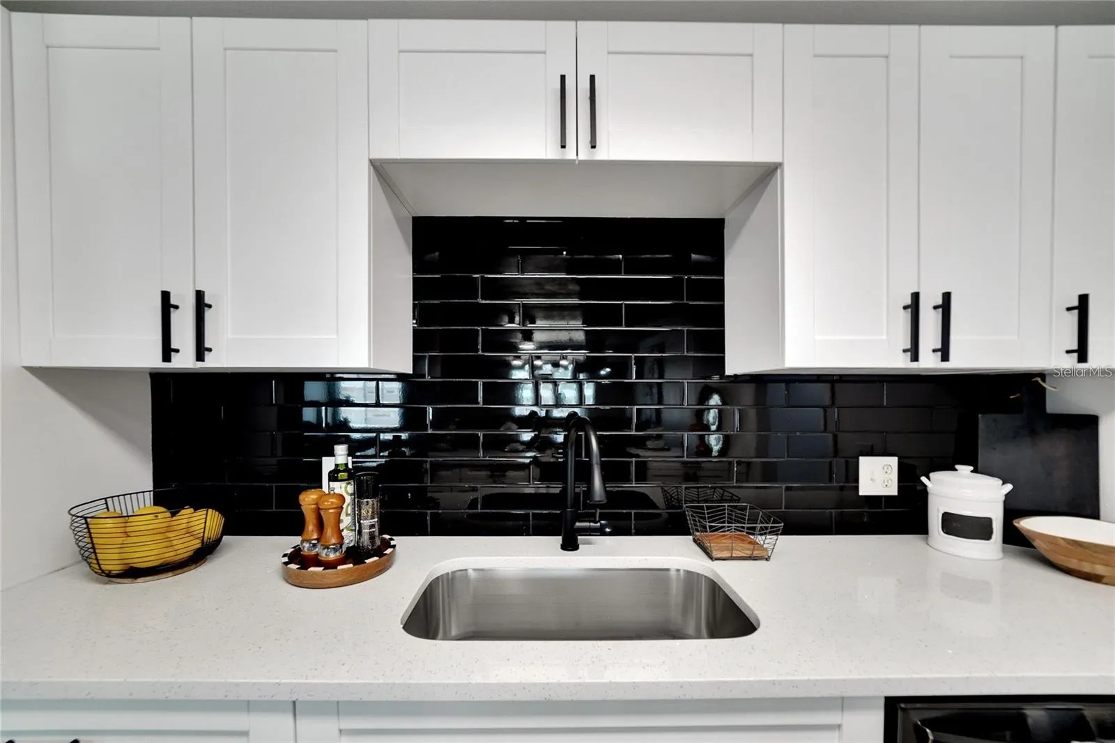 11524 NEWELL DR