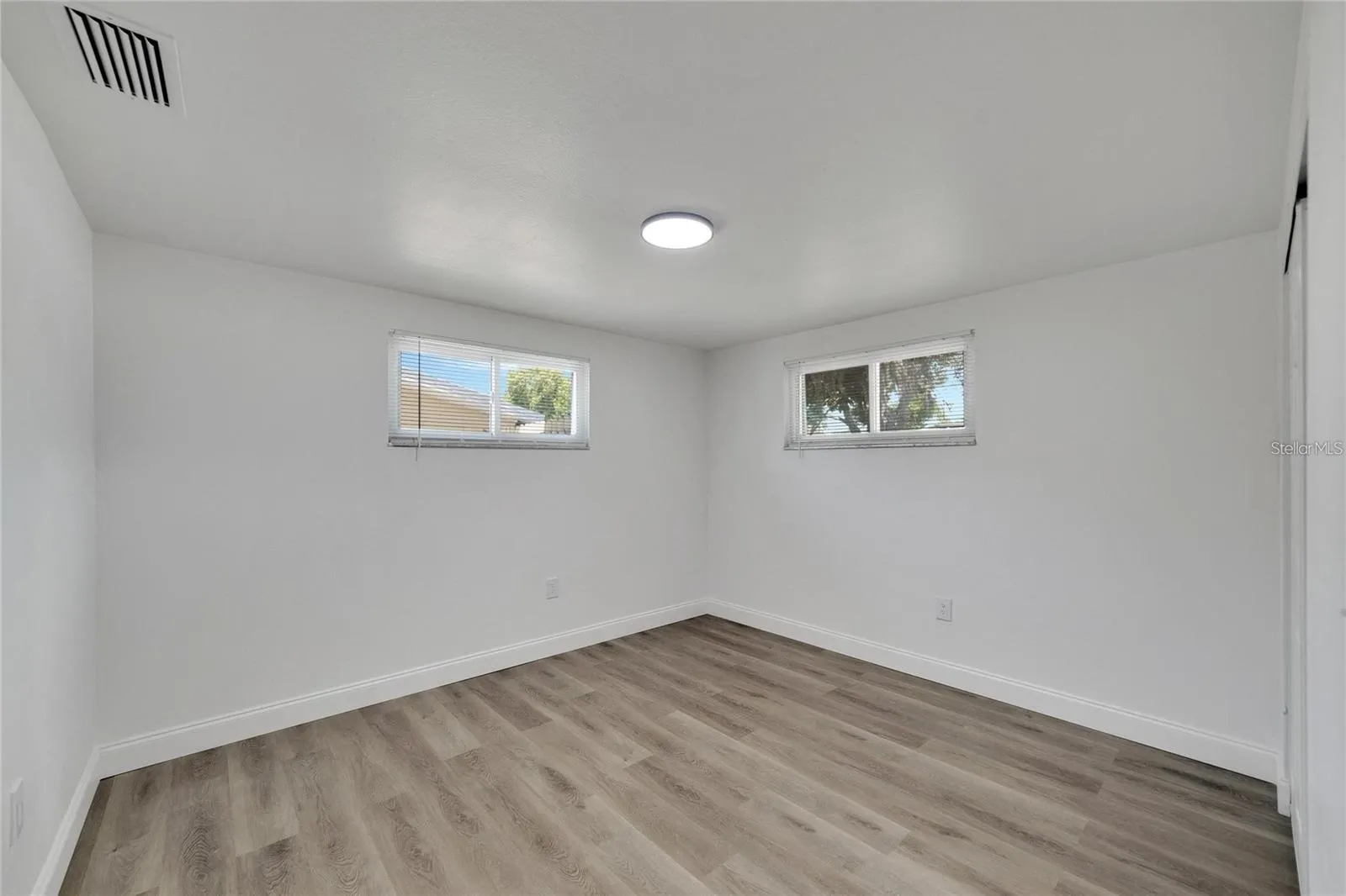 11524 NEWELL DR