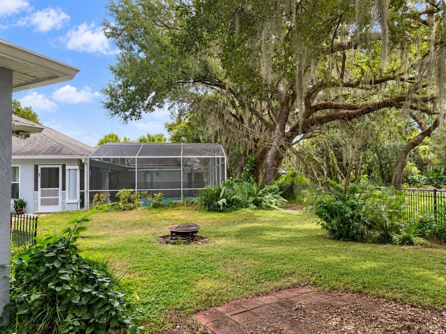 1350 HIDDEN HARBOR LN