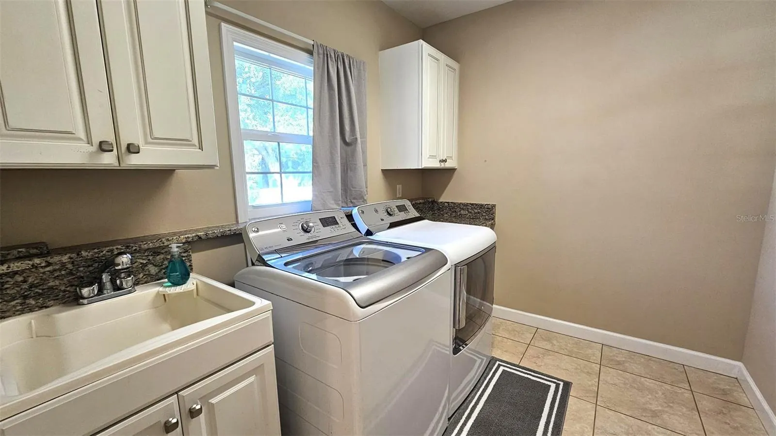 18 GOLF VIEW DR