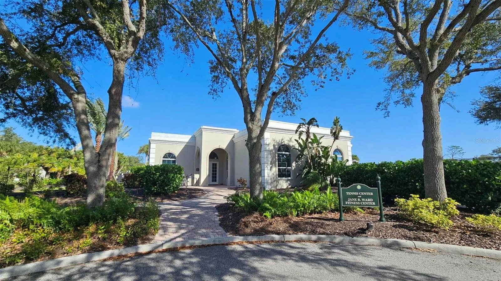18 GOLF VIEW DR
