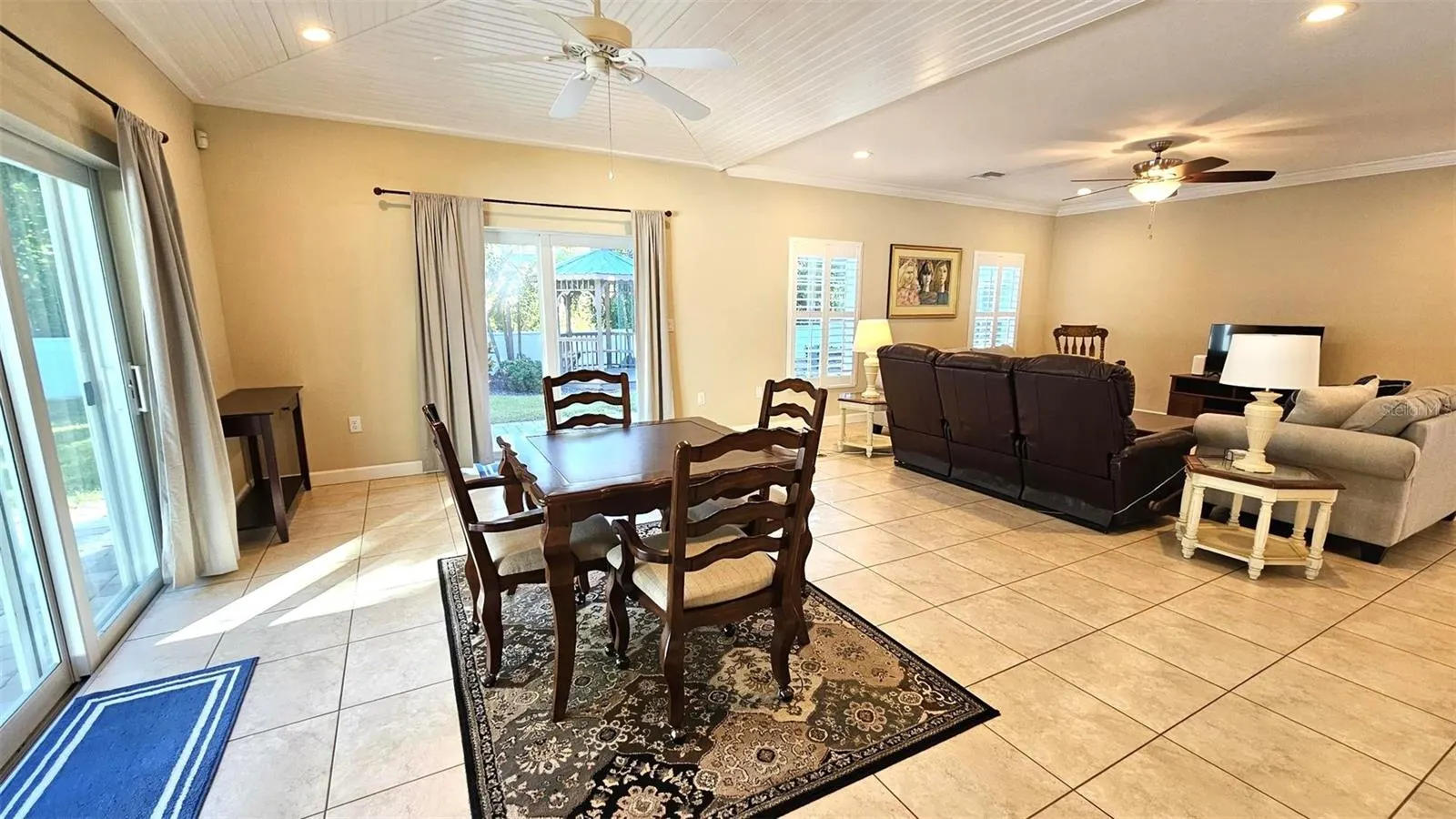 18 GOLF VIEW DR