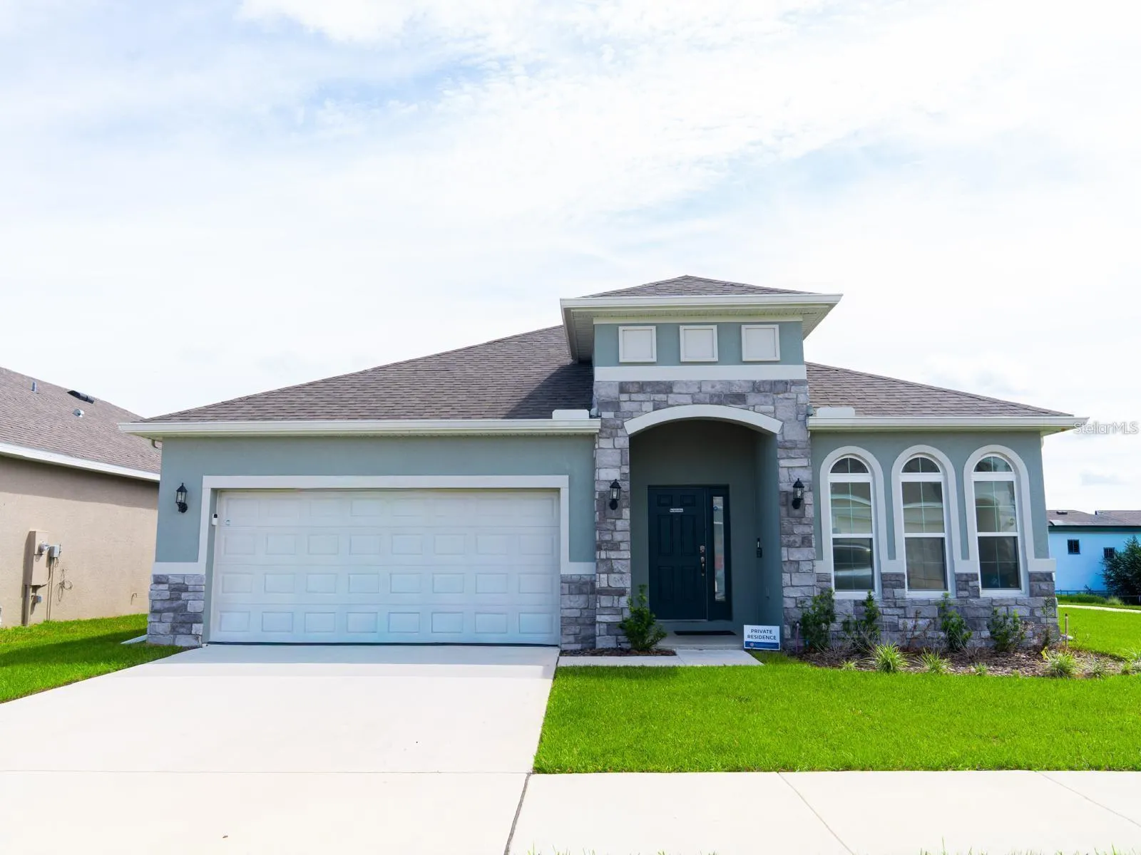 445 SILVER PALM DR