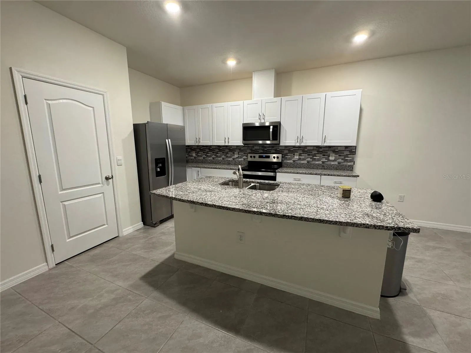 1376 ISLETA LOOP