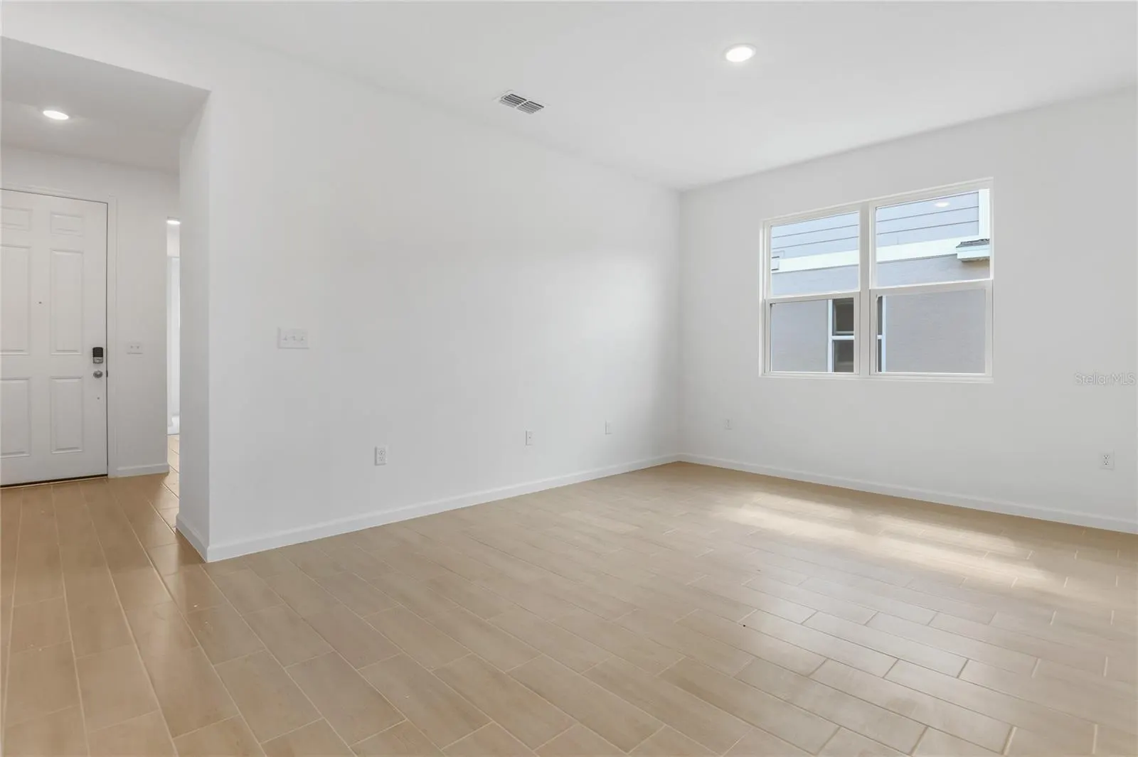 1011 WISTERIA WAY