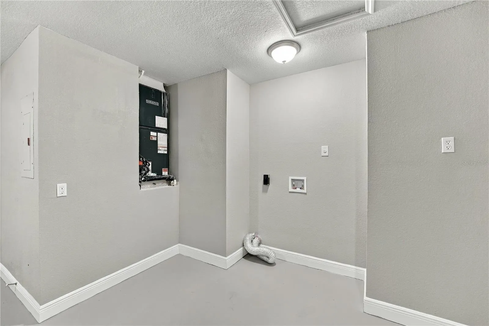 136 PUELBA LN