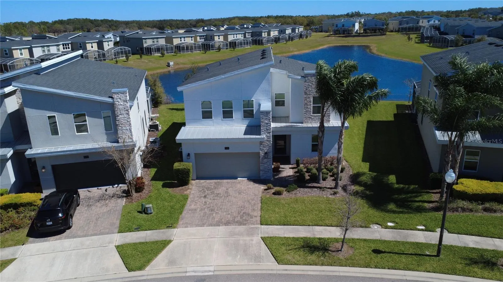 345 OCEAN COURSE AVE