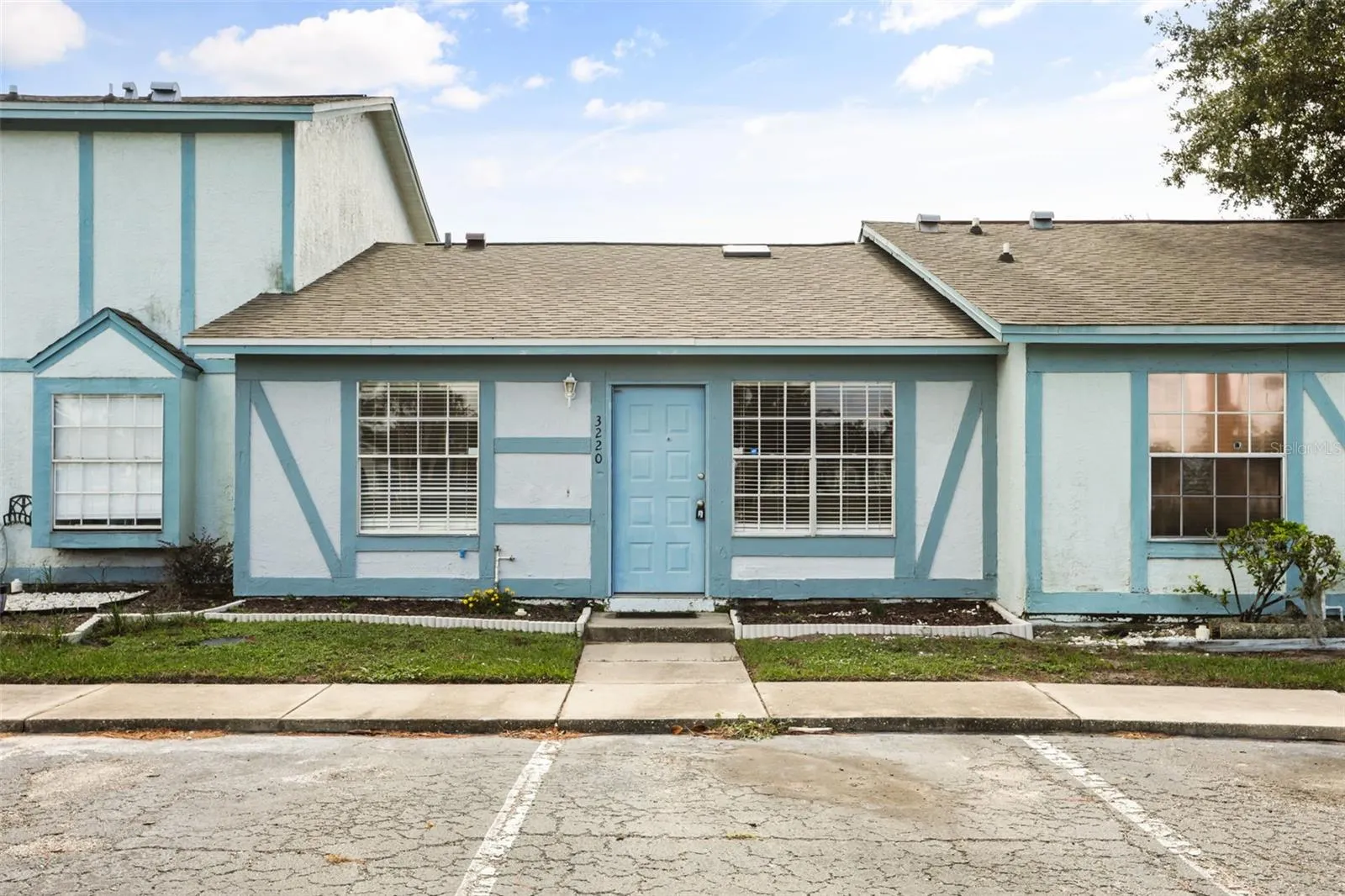3220 HEMPSTEAD AVE