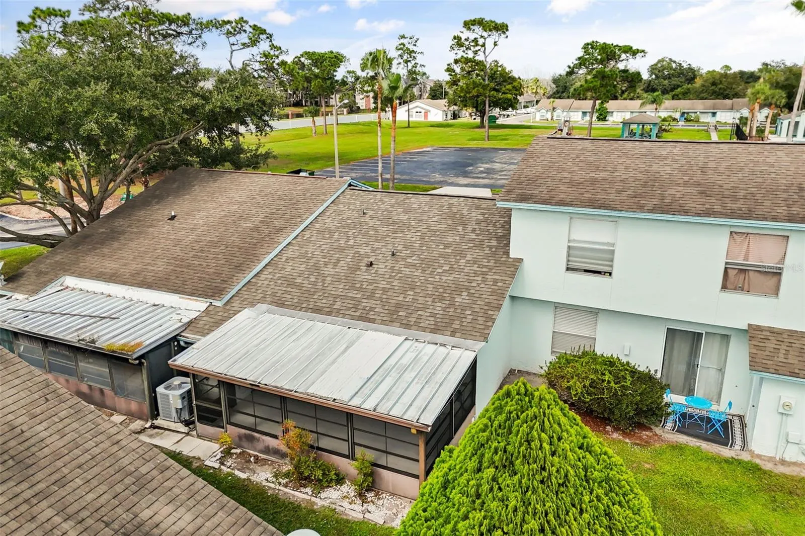 3220 HEMPSTEAD AVE