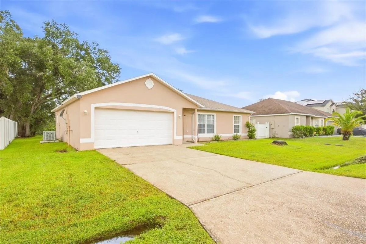 718 PINCON LN