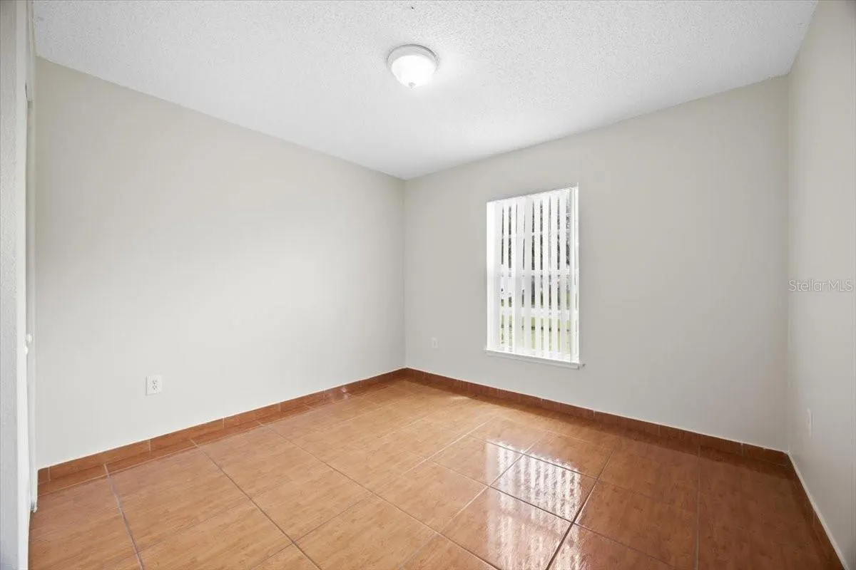 718 PINCON LN