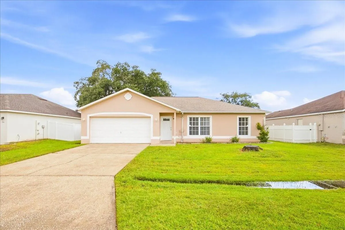 718 PINCON LN