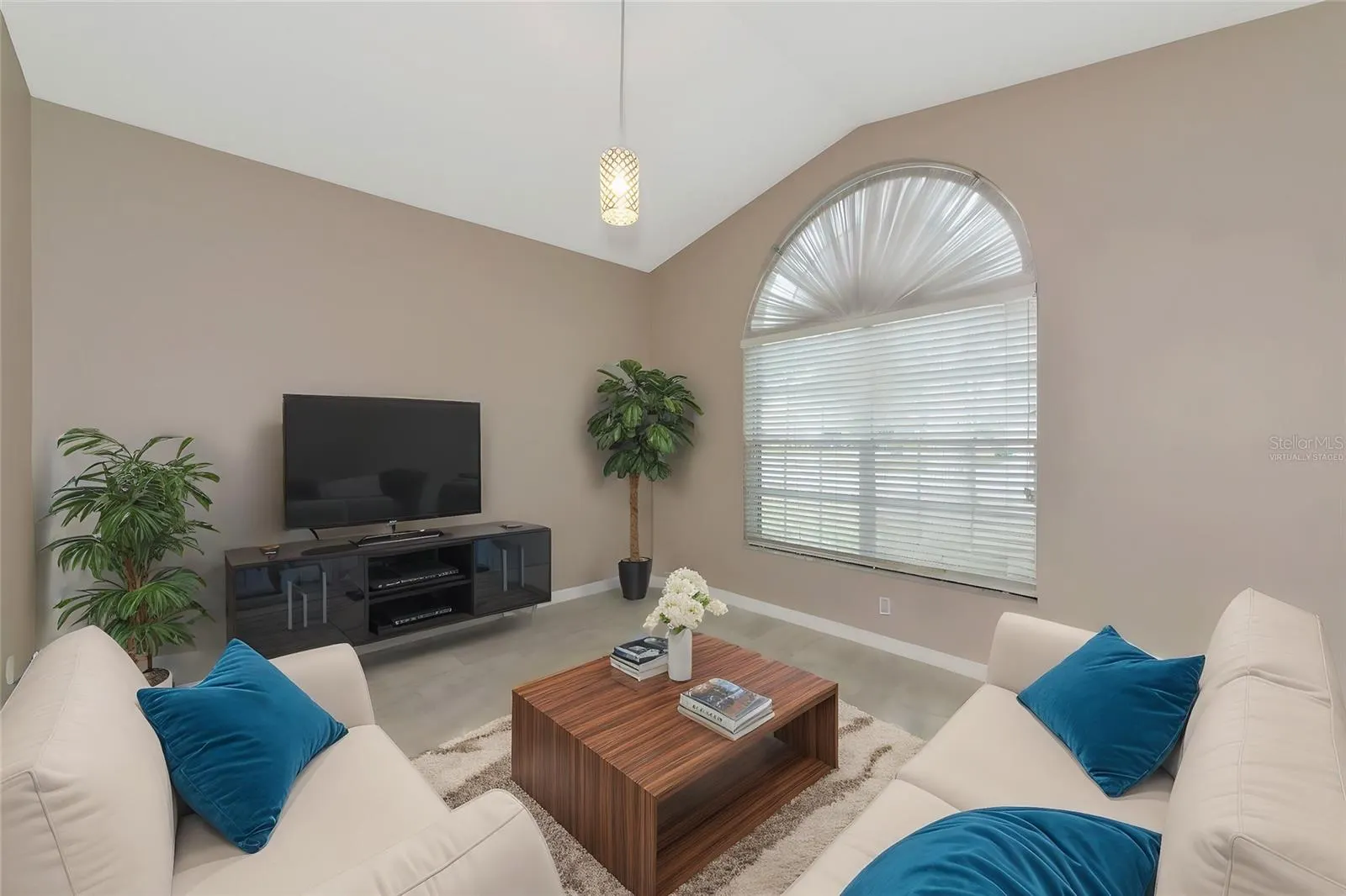 3404 SHADY BROOK LN