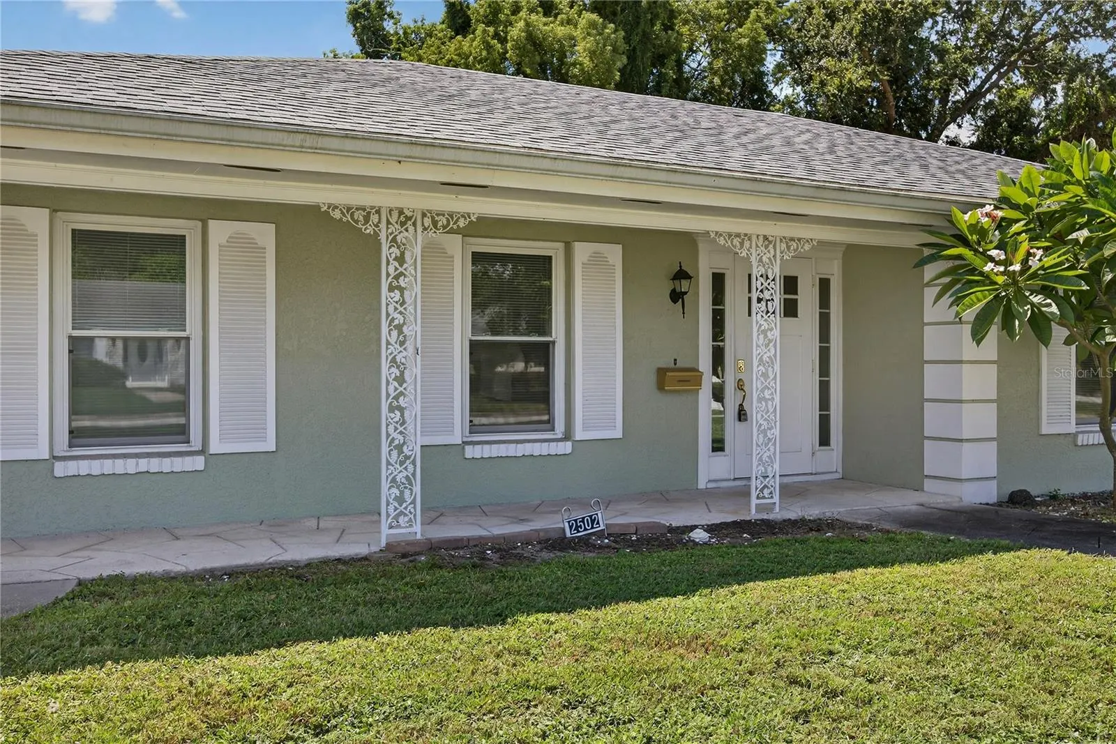 2502 VINE ST