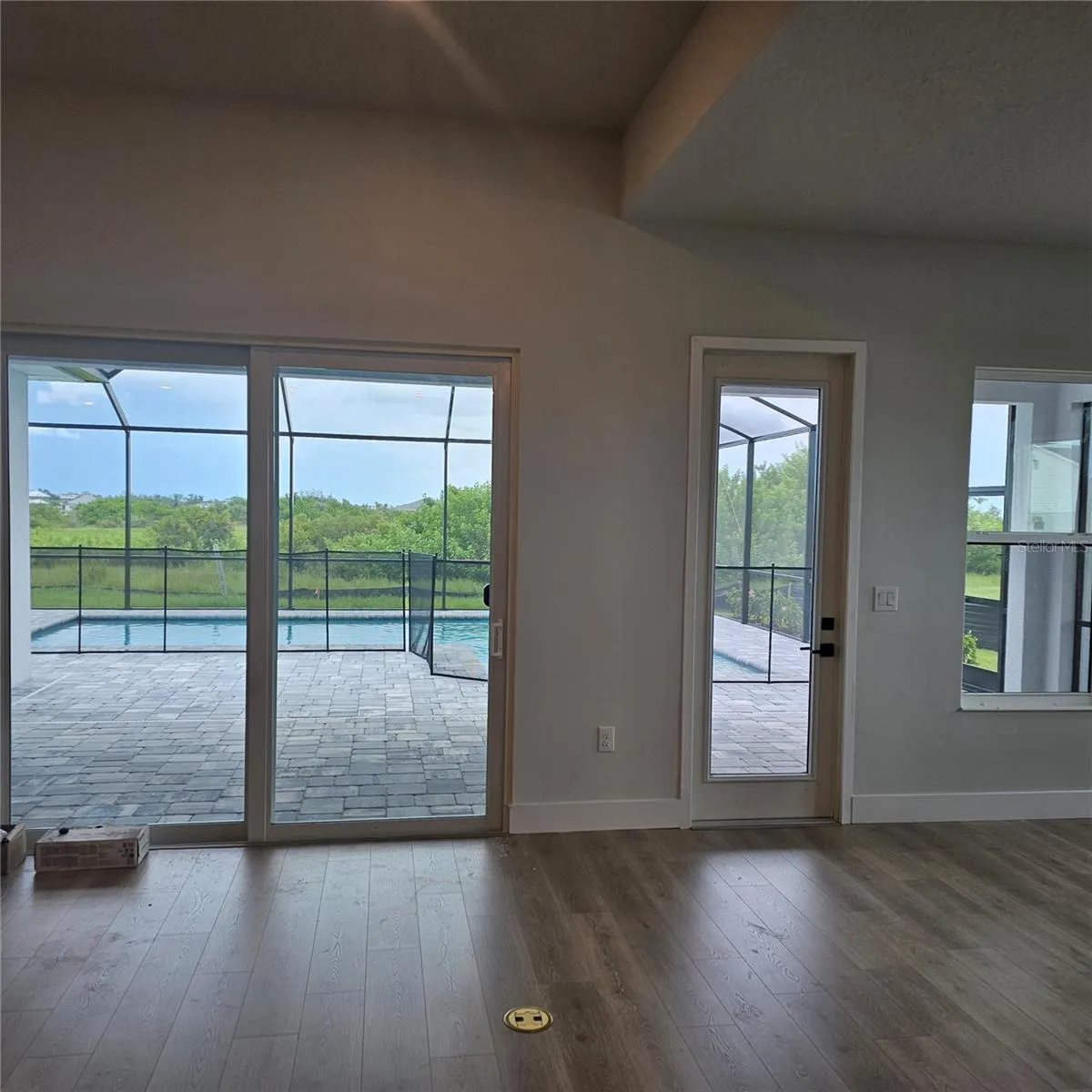18057 FOXTAIL LOOP